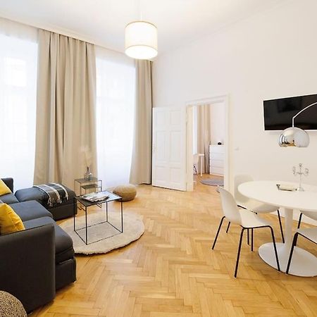 Franz 21 - Typical Viennese Apartment In The Heart Of فيينا المظهر الخارجي الصورة