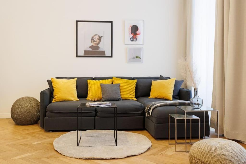 Franz 21 - Typical Viennese Apartment In The Heart Of فيينا المظهر الخارجي الصورة