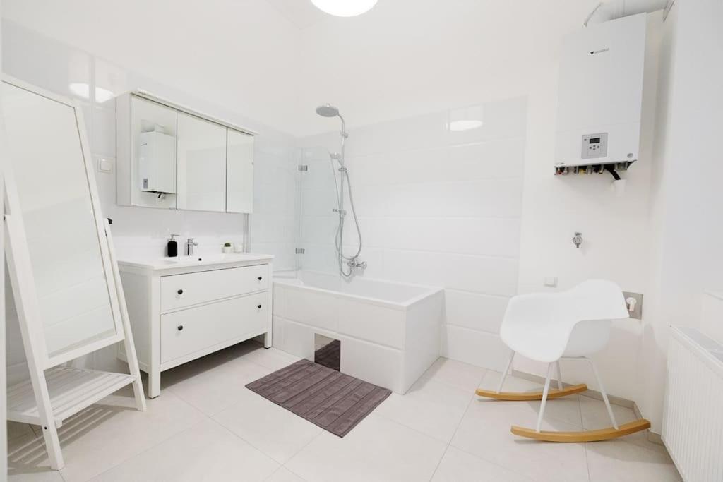 Franz 21 - Typical Viennese Apartment In The Heart Of فيينا المظهر الخارجي الصورة